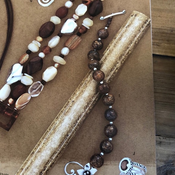 Silpada Bronzite & Silver Flower Bracelet - Picture 7 of 7